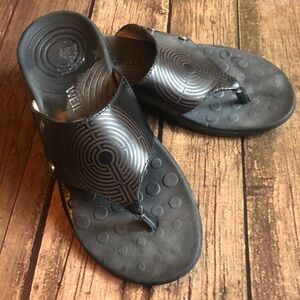 Dr. Andrew Weil Hope Flip Flop Sandals Sz 6 (37)